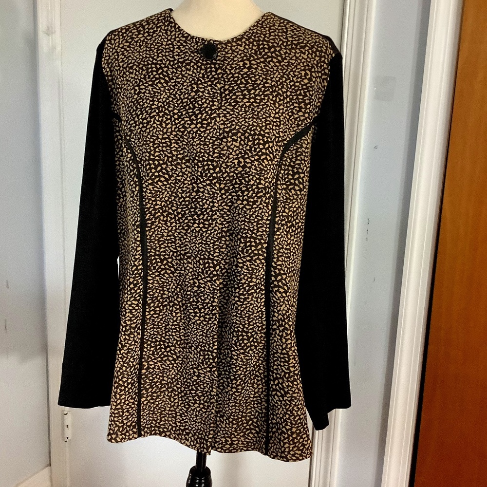 VINTAGE DESIGN TODAYS JACKET 1X BLACK WITH ANIMAL PRINT BUTTON FRONT MADE IN USA